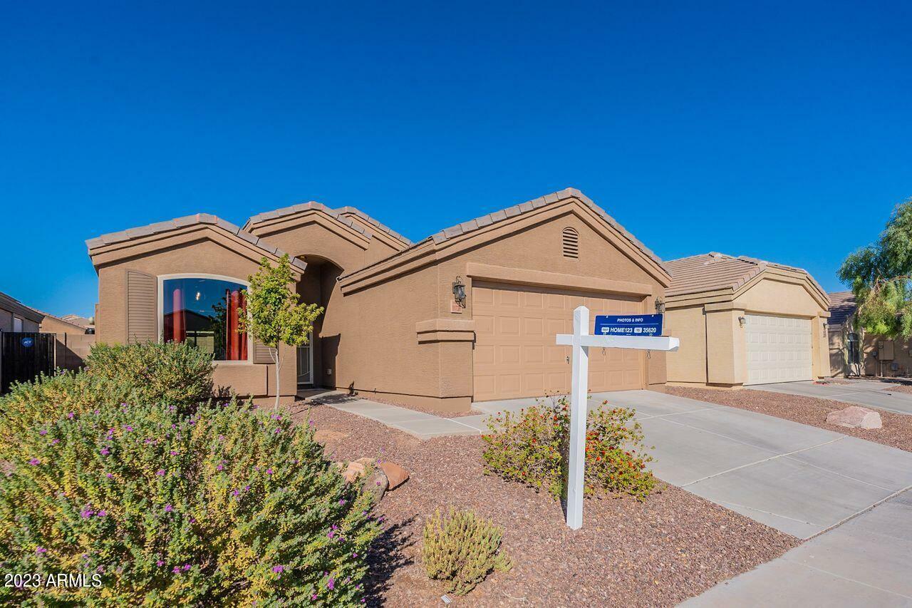 Property Photo: 11736 W Dos Rios Drive AZ 85373