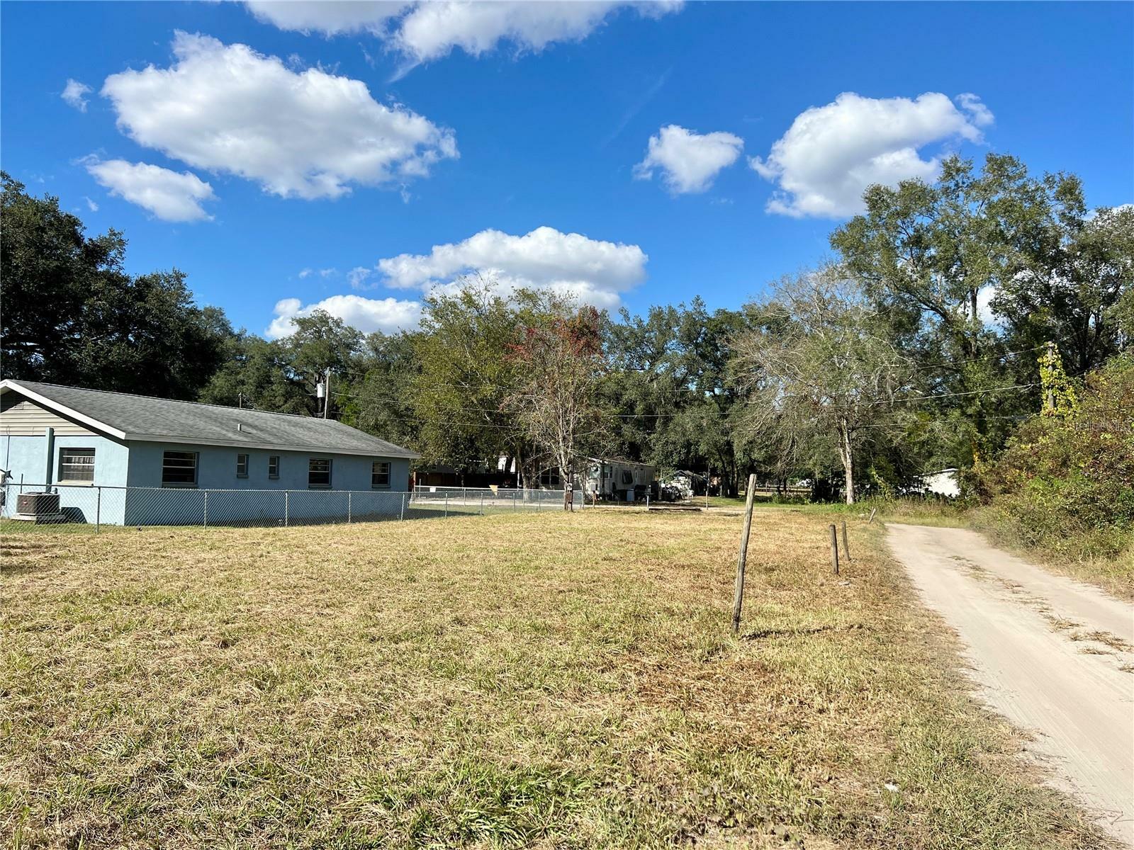 Property Photo:  39256 Lizabeth Cir  FL 33542 