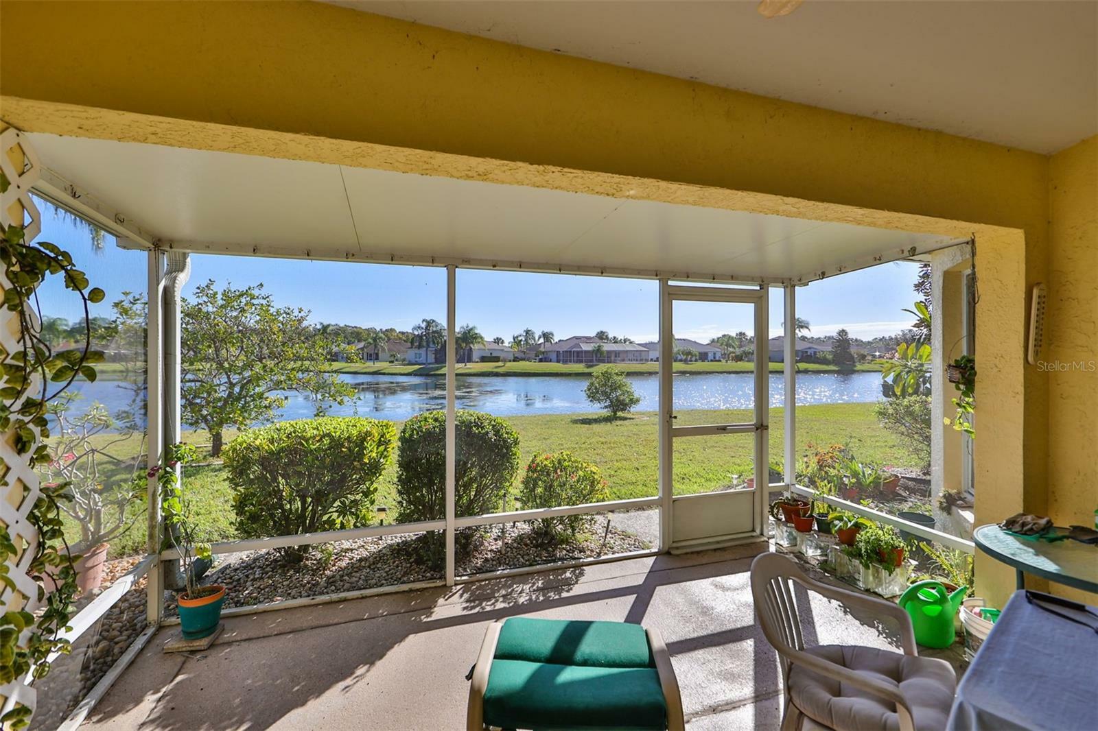 Property Photo:  2309 Emerald Lake Drive  FL 33573 