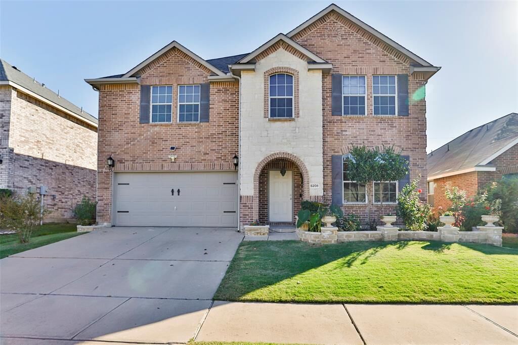 Property Photo:  5208 Pebble Beach Trail  TX 76208 