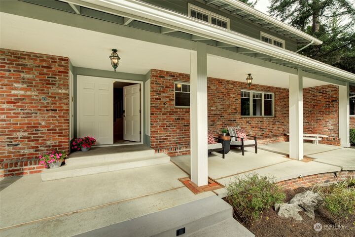 Property Photo:  3049 137th Avenue NE  WA 98005 