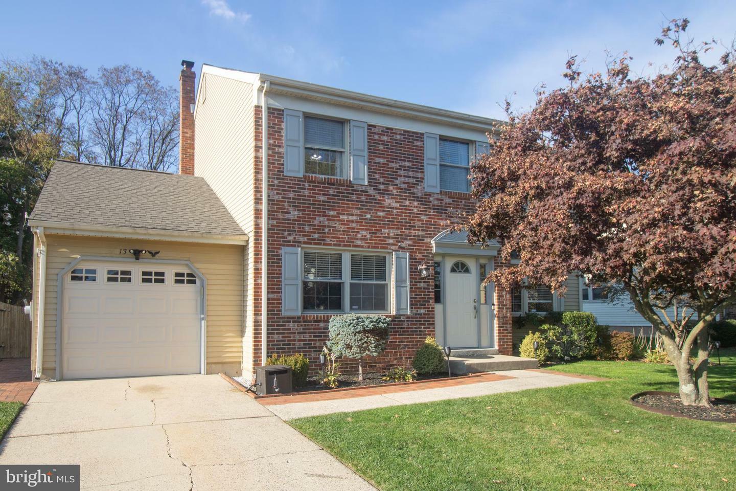 Property Photo: 13 Stratford Lane NJ 08054