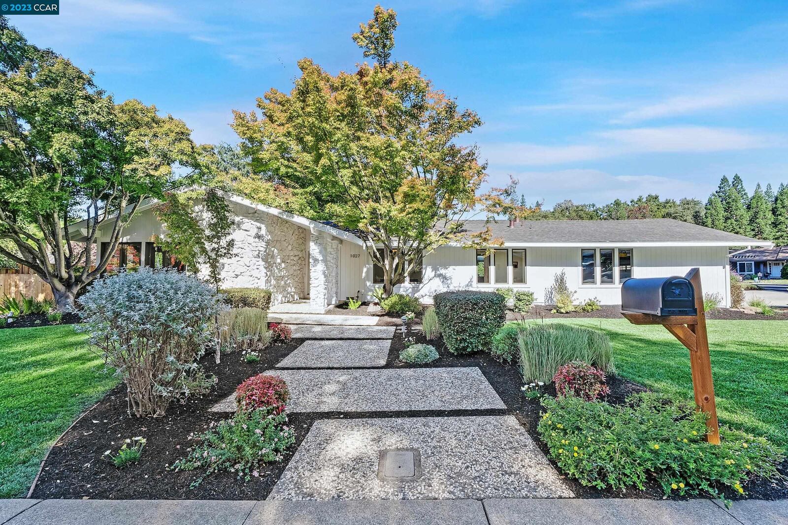 Property Photo:  1027 White Gate Rd  CA 94507 