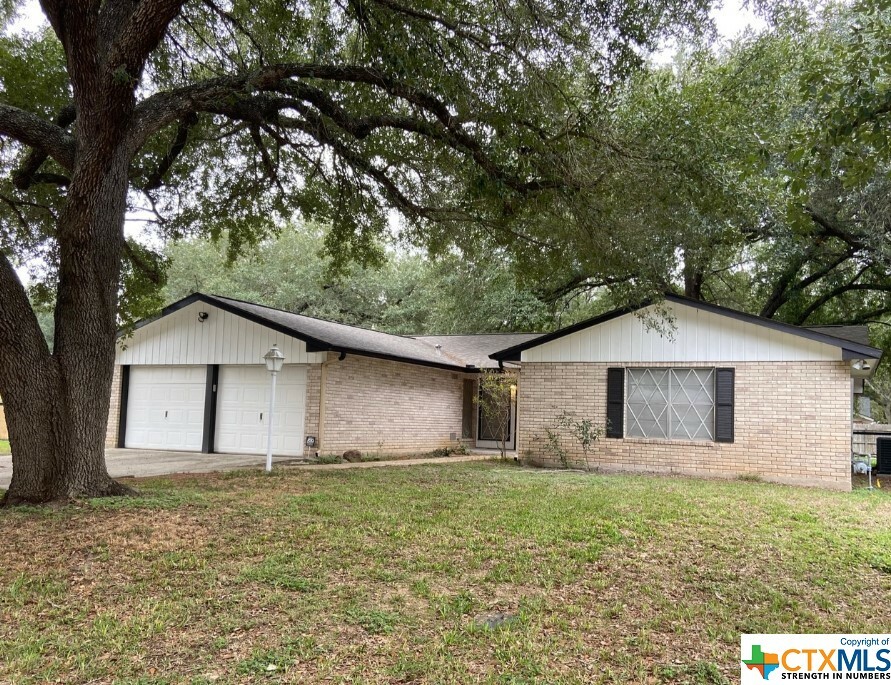 Property Photo: 1906 Arrowhead Street TX 78114