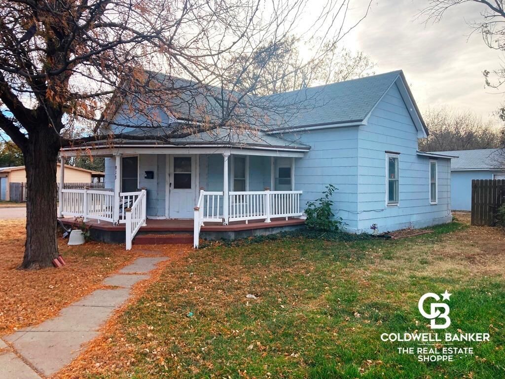 Property Photo:  913 Court Street  KS 67871 