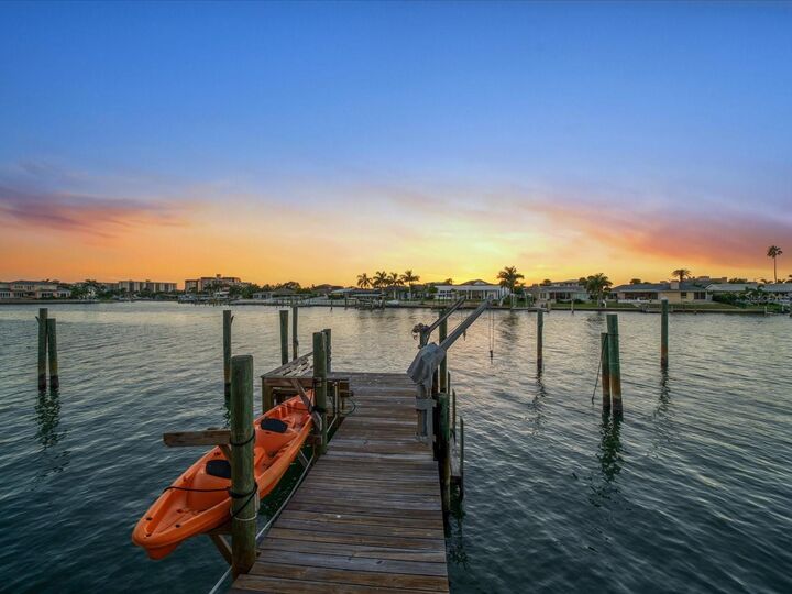 Property Photo: 872 Harbor Island FL 33767