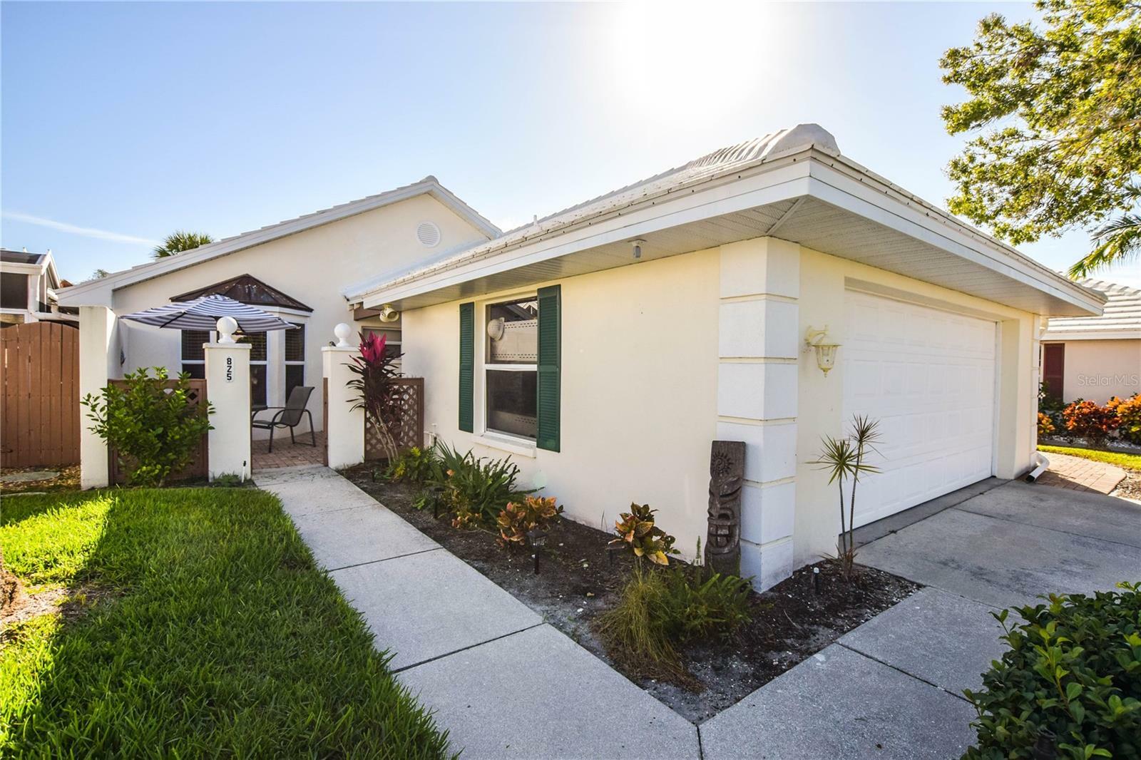 Property Photo: 825 Harrington Lake Lane 34 FL 34293