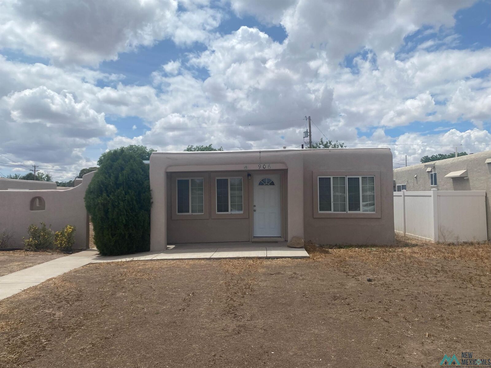 Property Photo:  906 Bullock Court Court  NM 88210 