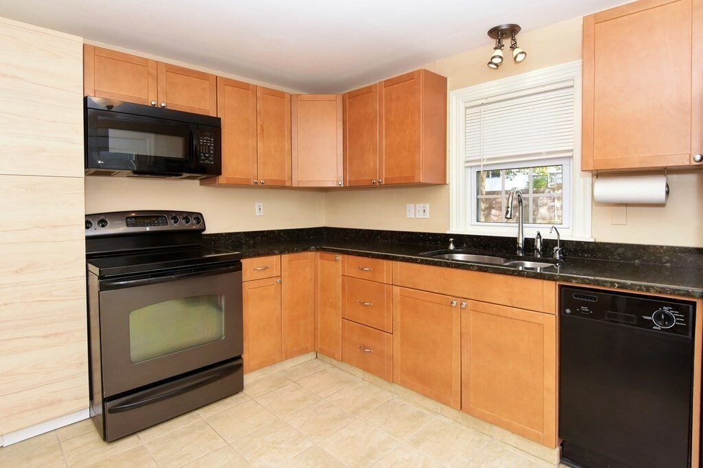 Property Photo:  33 Calumet Ave  MA 01606 