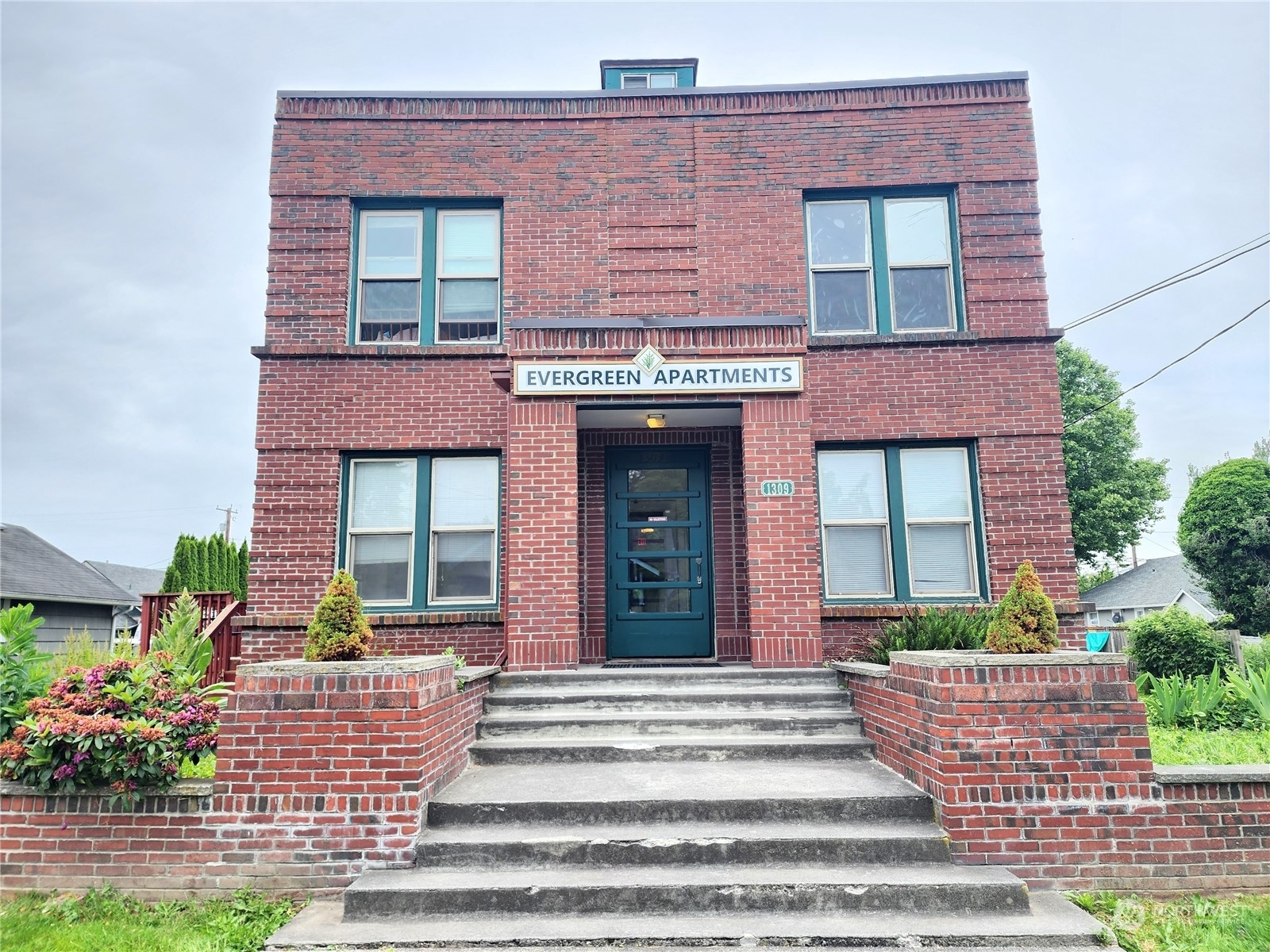 Property Photo: 1309 S 3rd Street H WA 98273