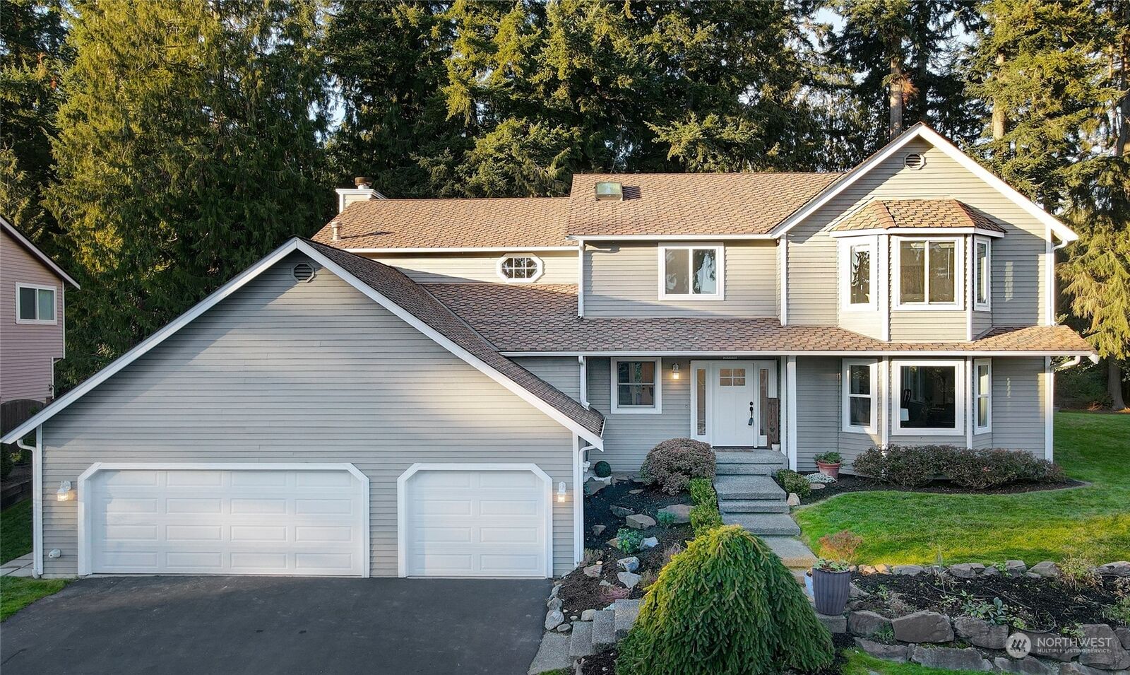 Property Photo:  1005 187th Place SW  WA 98036 