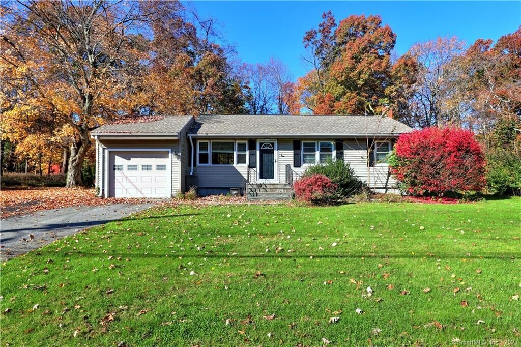 Property Photo:  135 Rockledge Road  CT 06492 