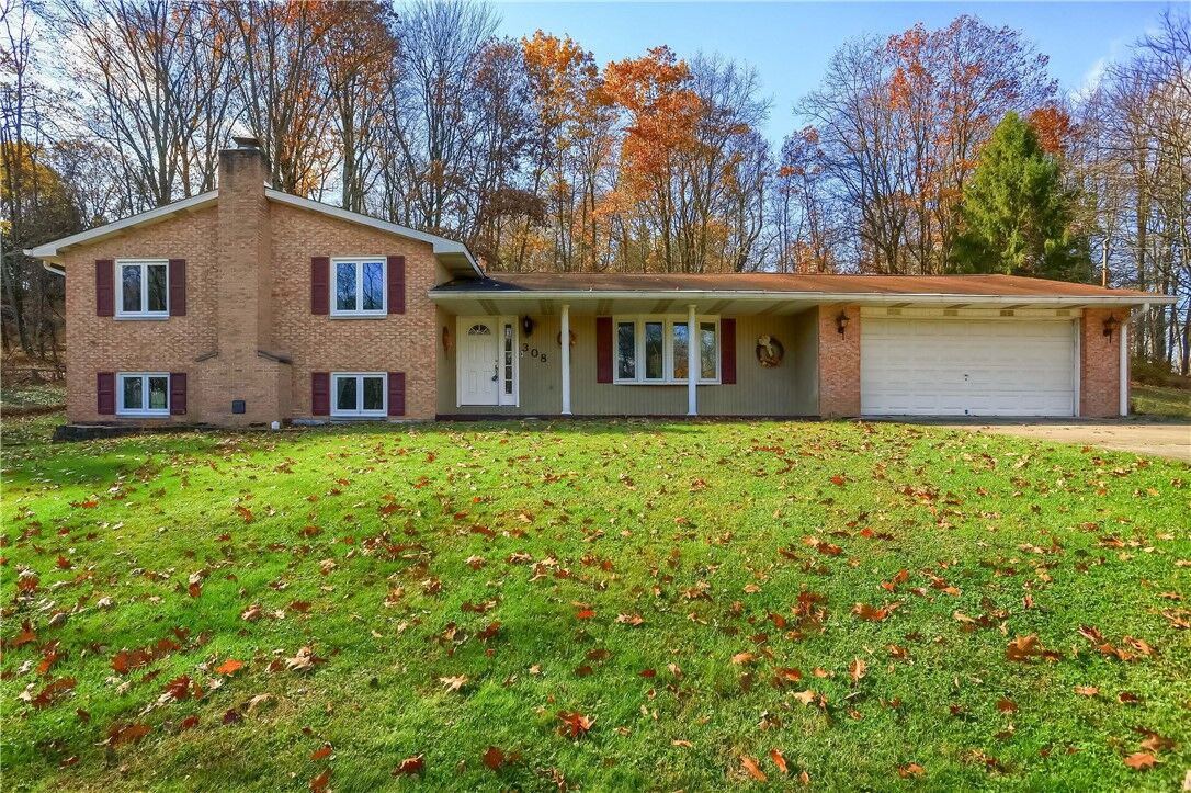 Property Photo: 308 Ridgeway Dr PA 15005