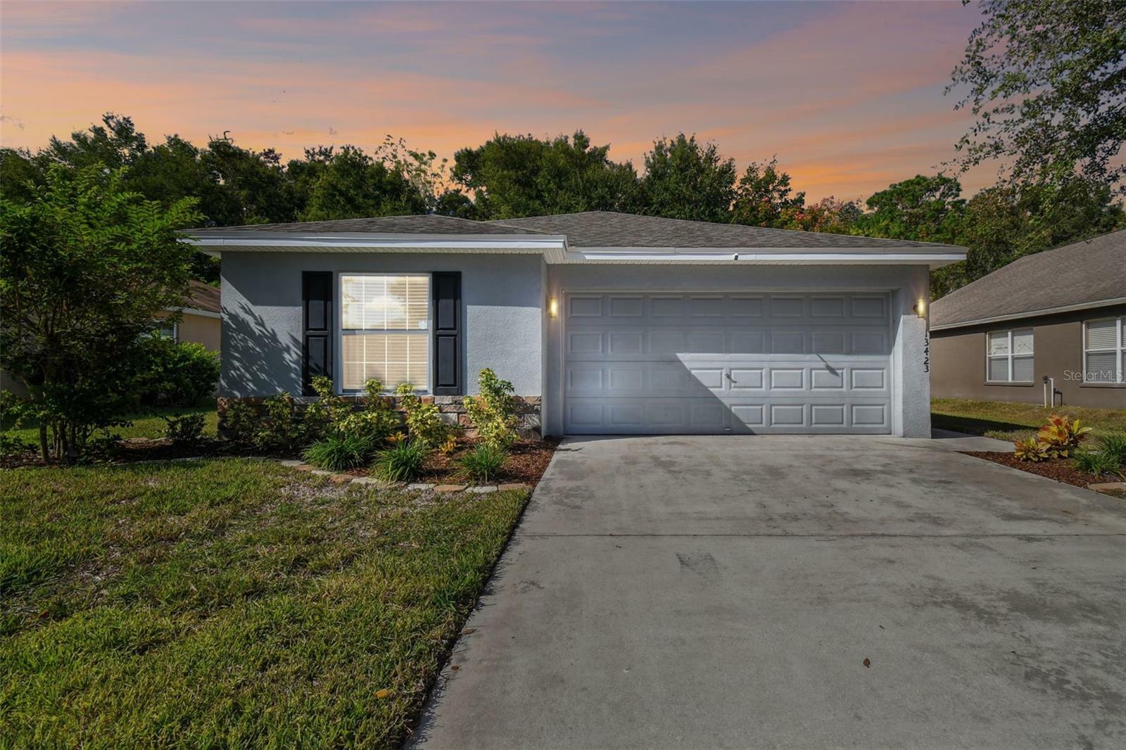 Property Photo:  13423 Meadow Golf Avenue  FL 34669 