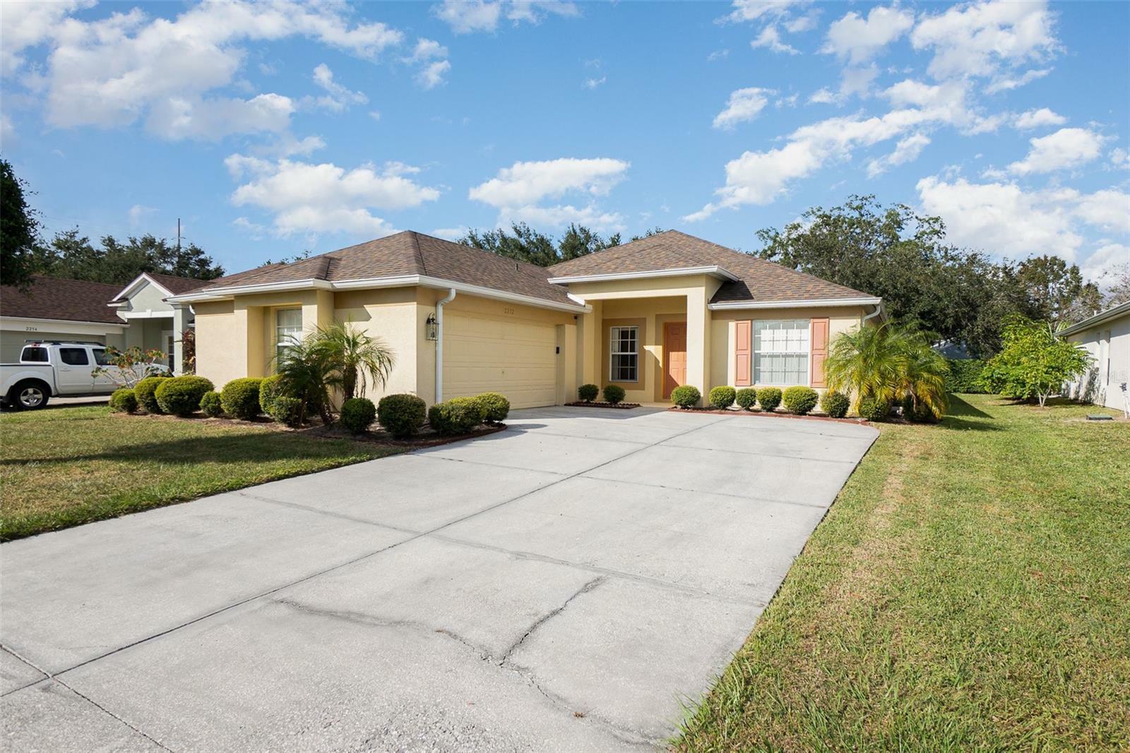 Property Photo:  2252 Meadow Oak Circle  FL 34746 