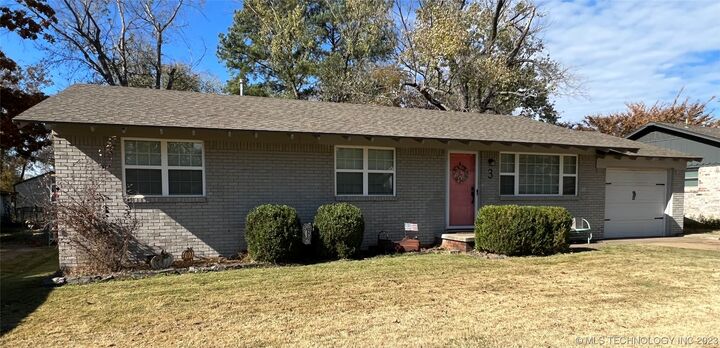 3 N Redwood Lane  Sallisaw OK 74955 photo