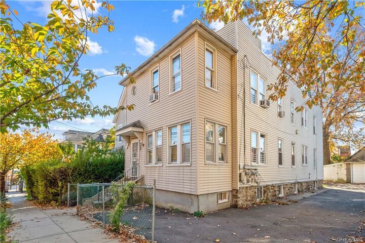 860 E 232nd Street  Bronx NY 10466 photo