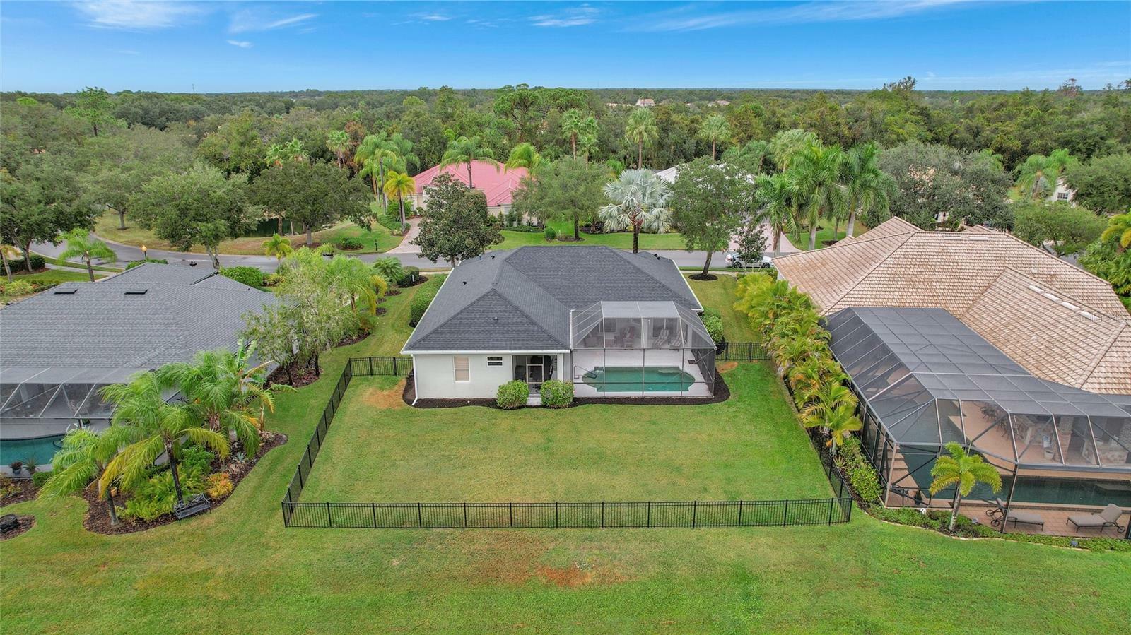 Property Photo: 1438 Brambling Court FL 34212
