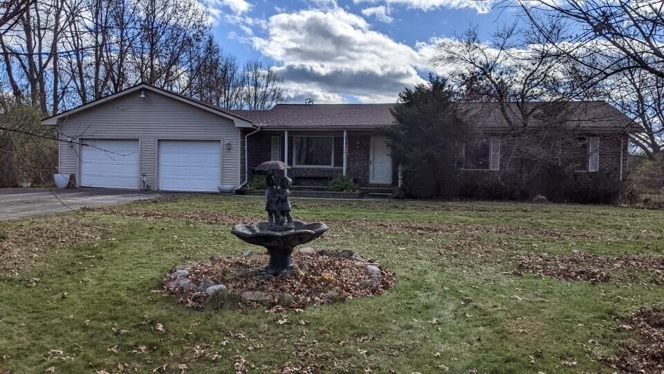 Property Photo:  13035 Tophith Road  MI 49240 