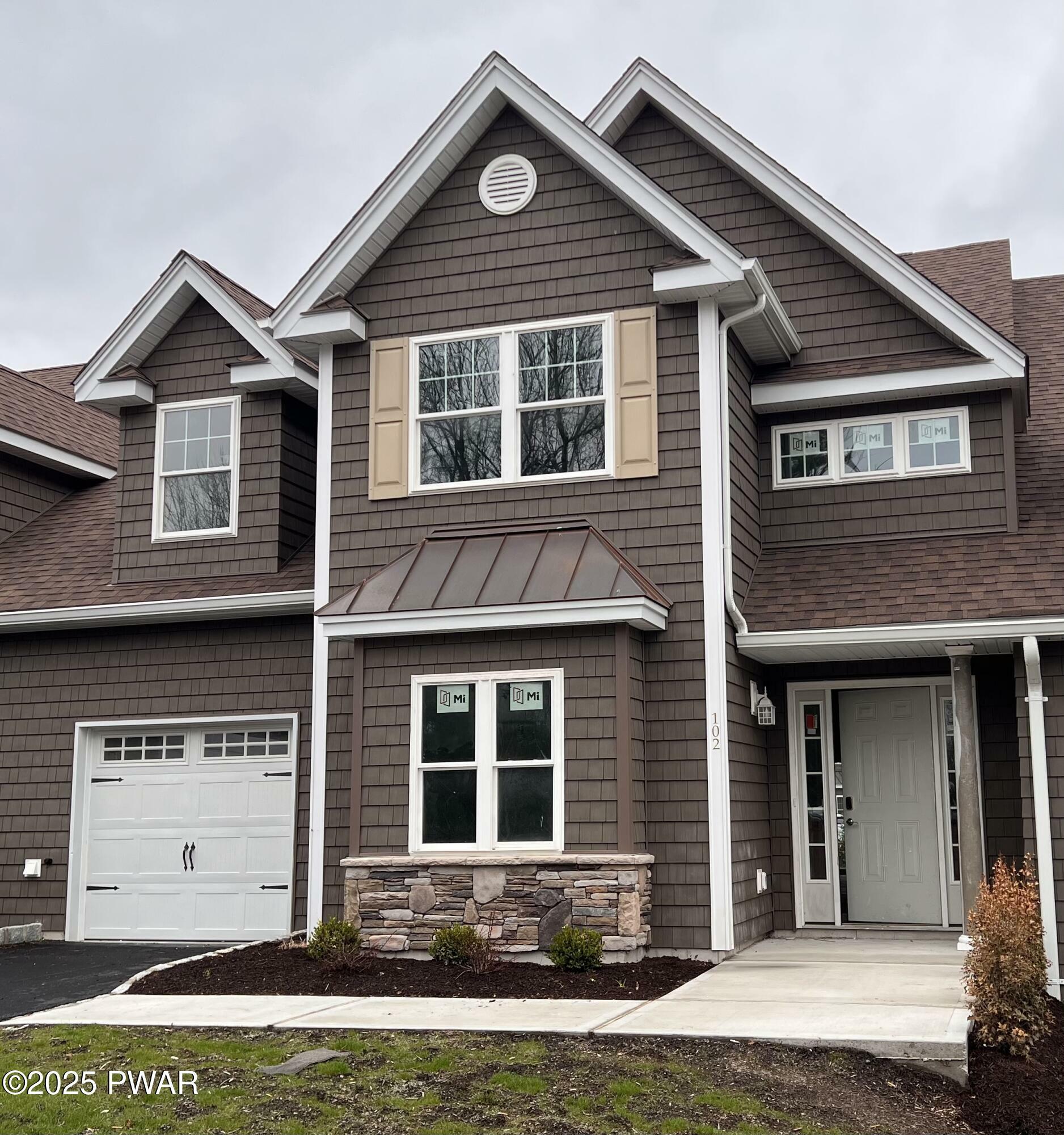 102 Braeburn Path  Matamoras PA 18336 photo