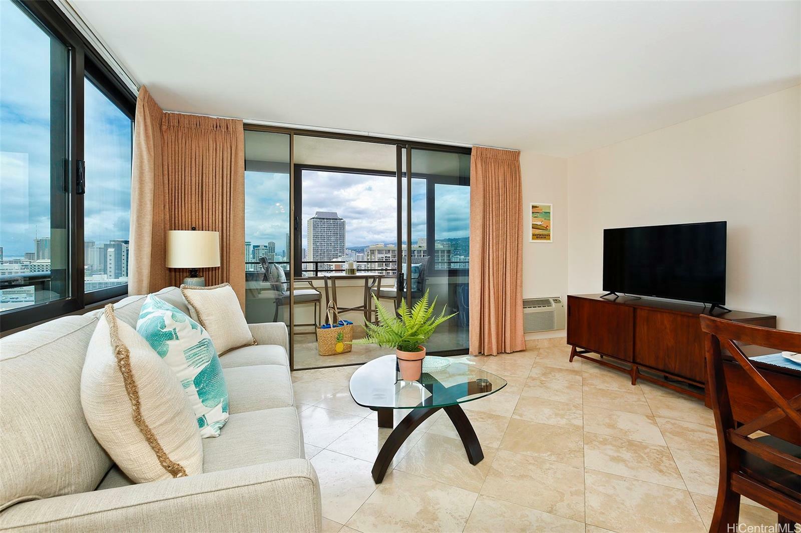 Property Photo: 2410 Cleghorn Street 2804 HI 96815