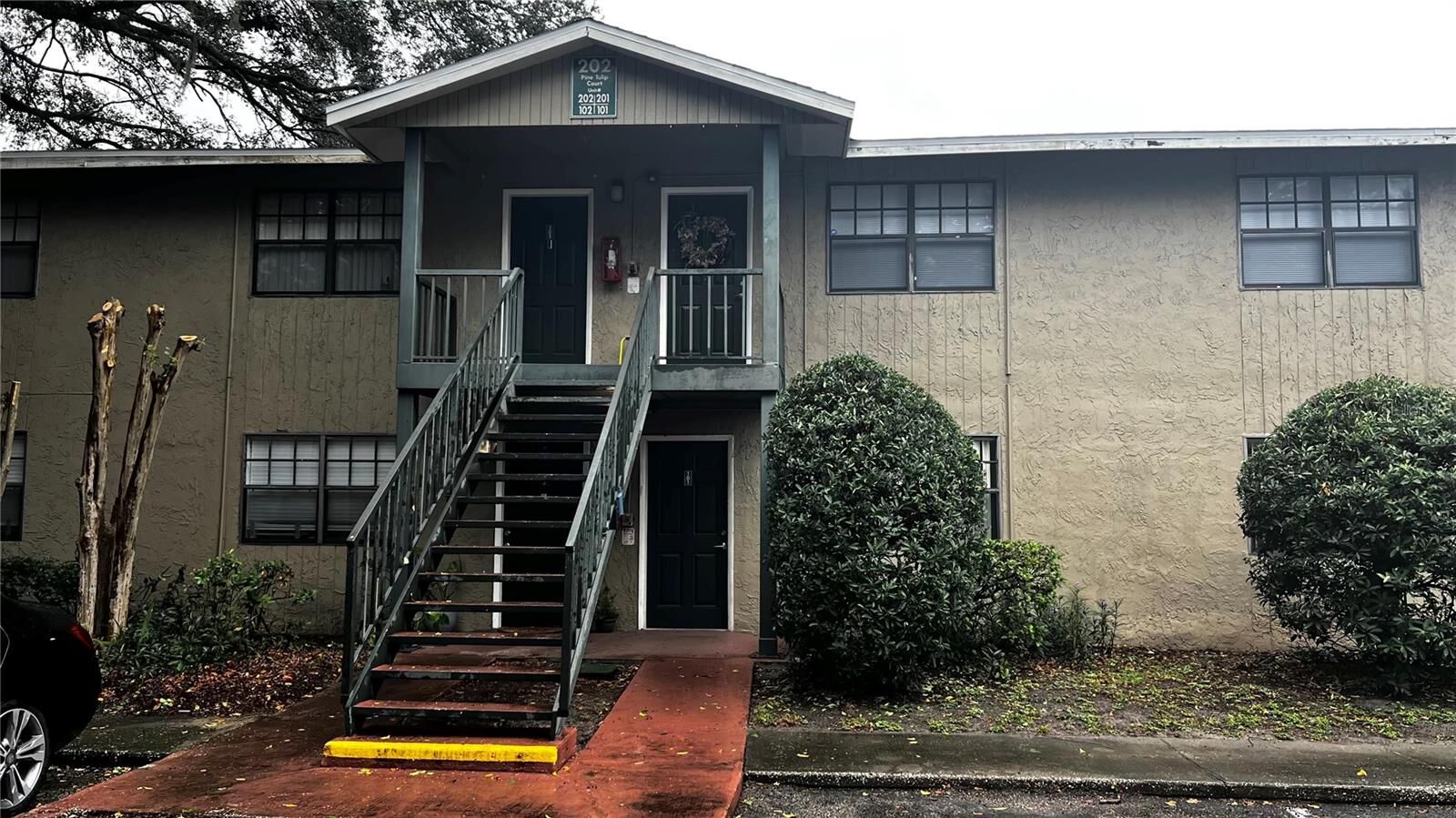 Property Photo:  202 Pine Tulip Court 101  FL 33612 