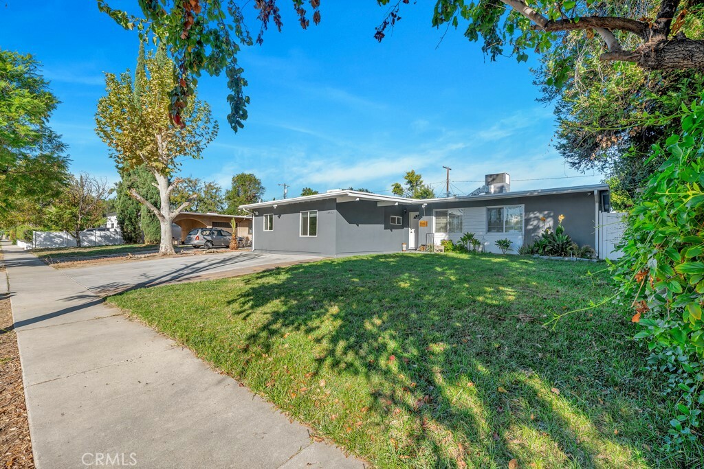 Property Photo:  18601 Elkwood Street  CA 91335 