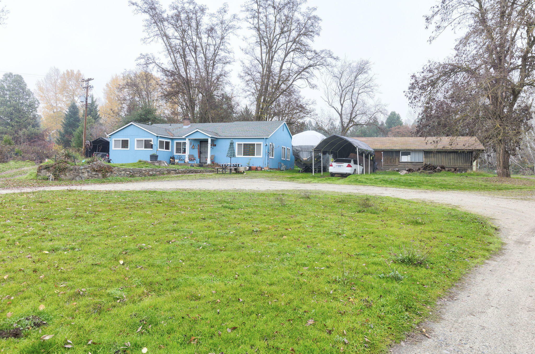 Property Photo:  270 Upper River Road  OR 97525 