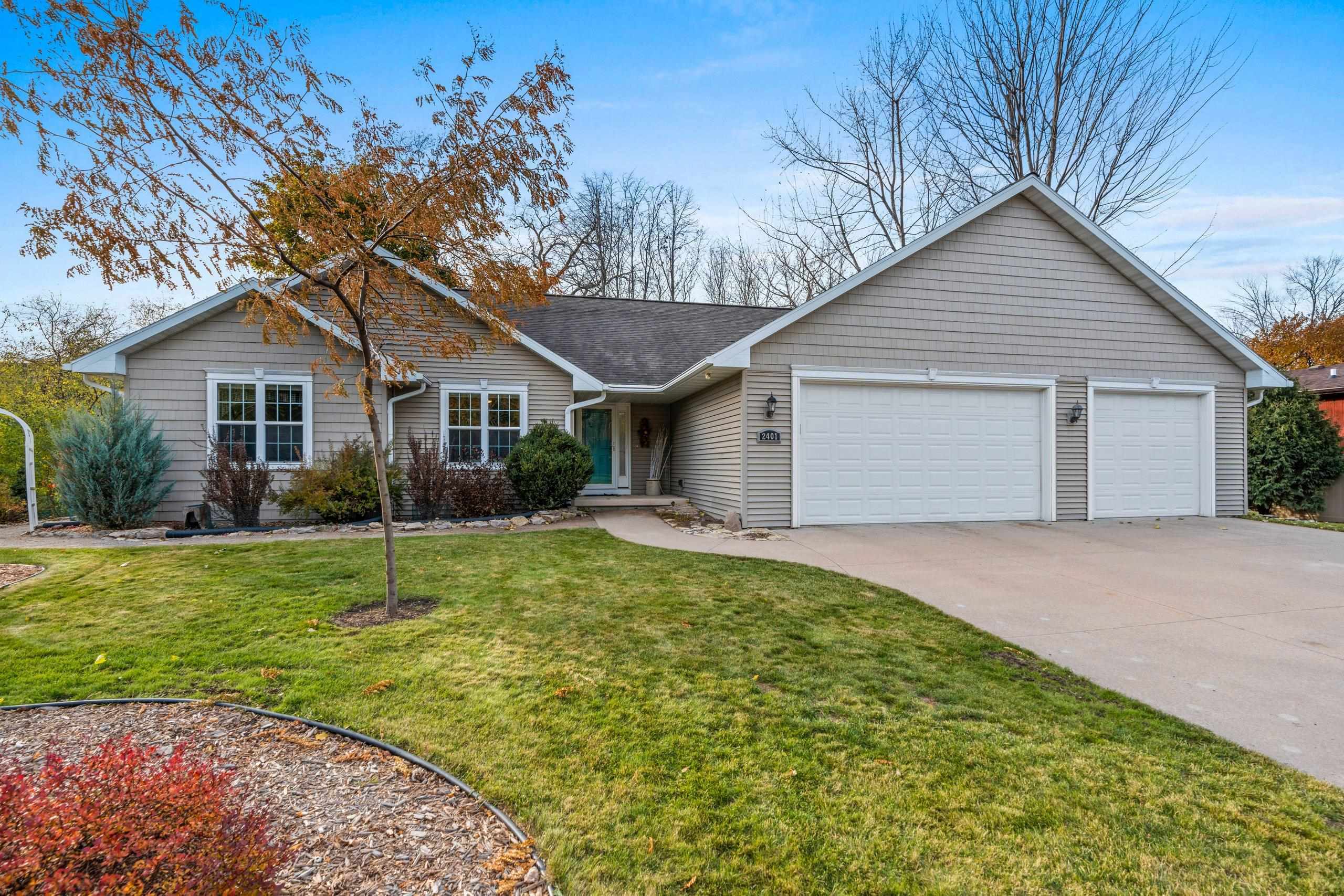 Property Photo:  2401 Brantwood Drive  WI 54956-4818 