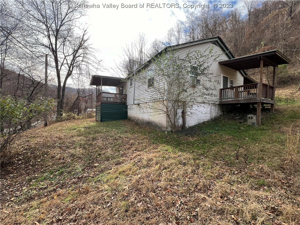 Property Photo: 6862 Kanawha State Forest Drive WV 25314