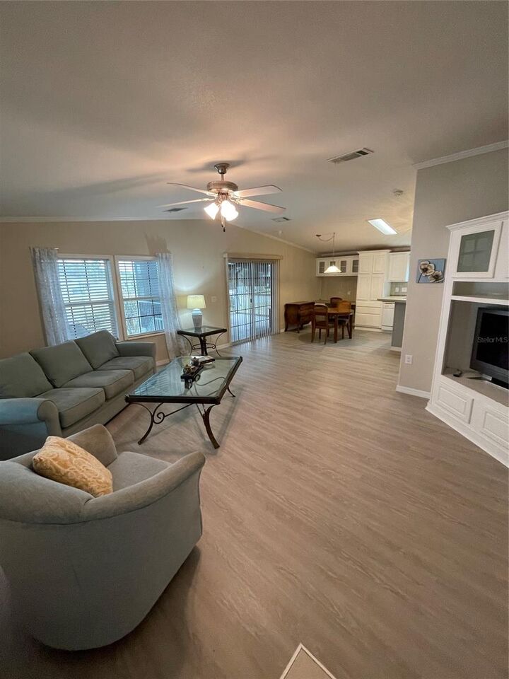 Property Photo: 4352 Dolphin Way FL 32141