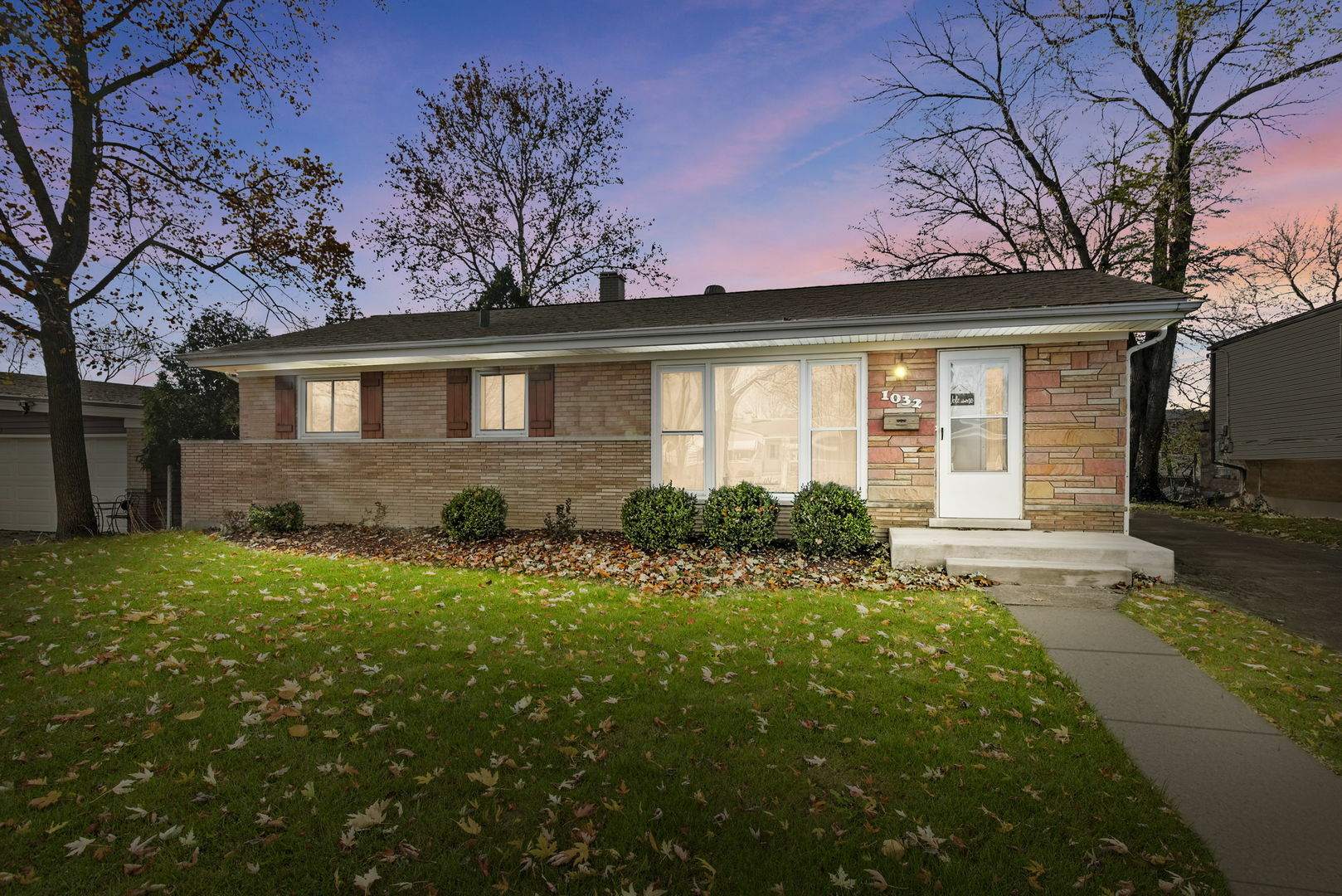 Property Photo:  1032 S Charlotte Street  IL 60148 