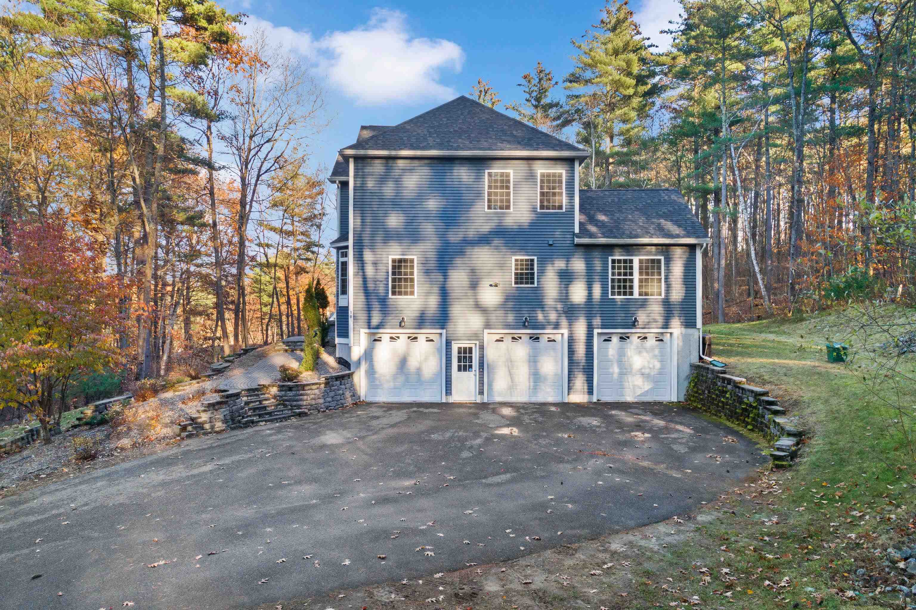 Property Photo:  18 Longmeadow Road  NH 03087 