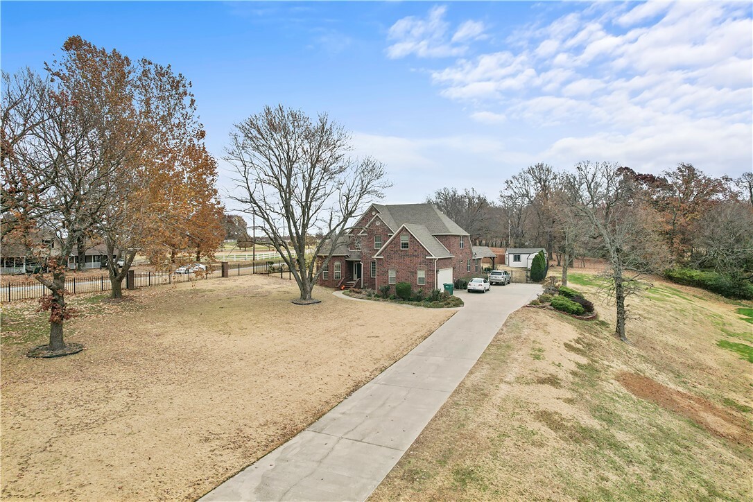 Property Photo:  2608 Westminster Lane  AR 72762 