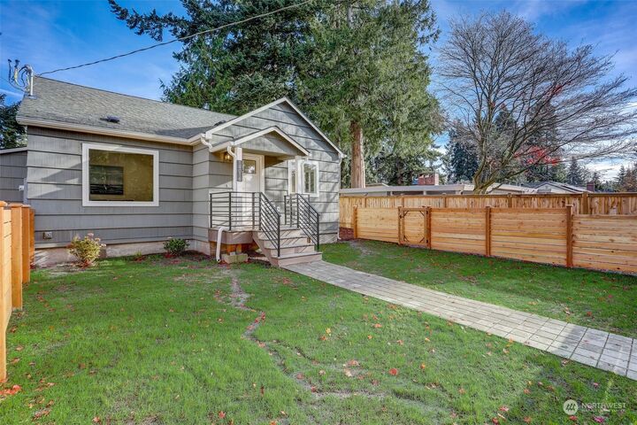 Property Photo: 14016 2nd Avenue NW WA 98177