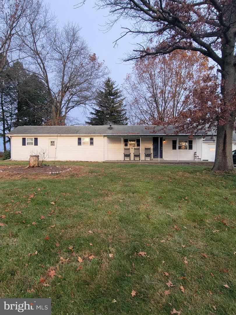 Property Photo:  1741 County Line Road  PA 19505 