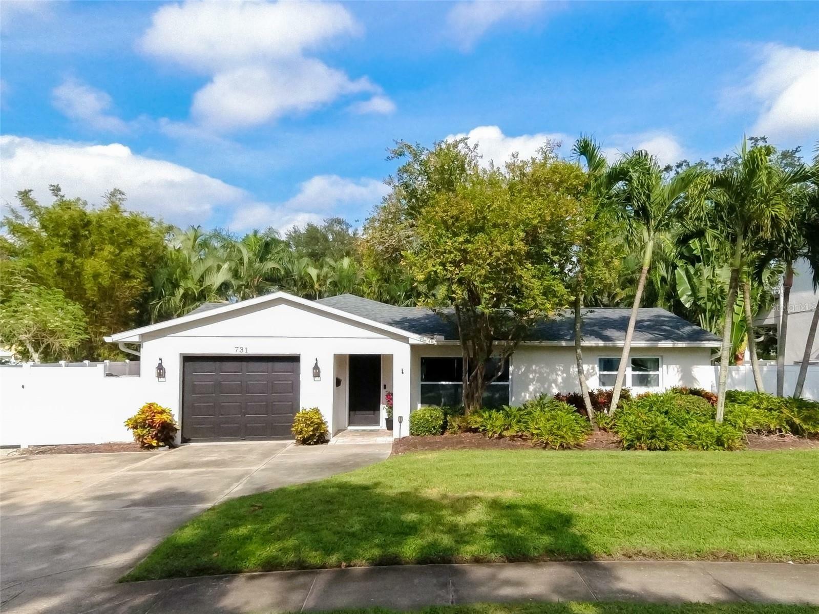 Property Photo: 731 NE Alda Way NE FL 33704