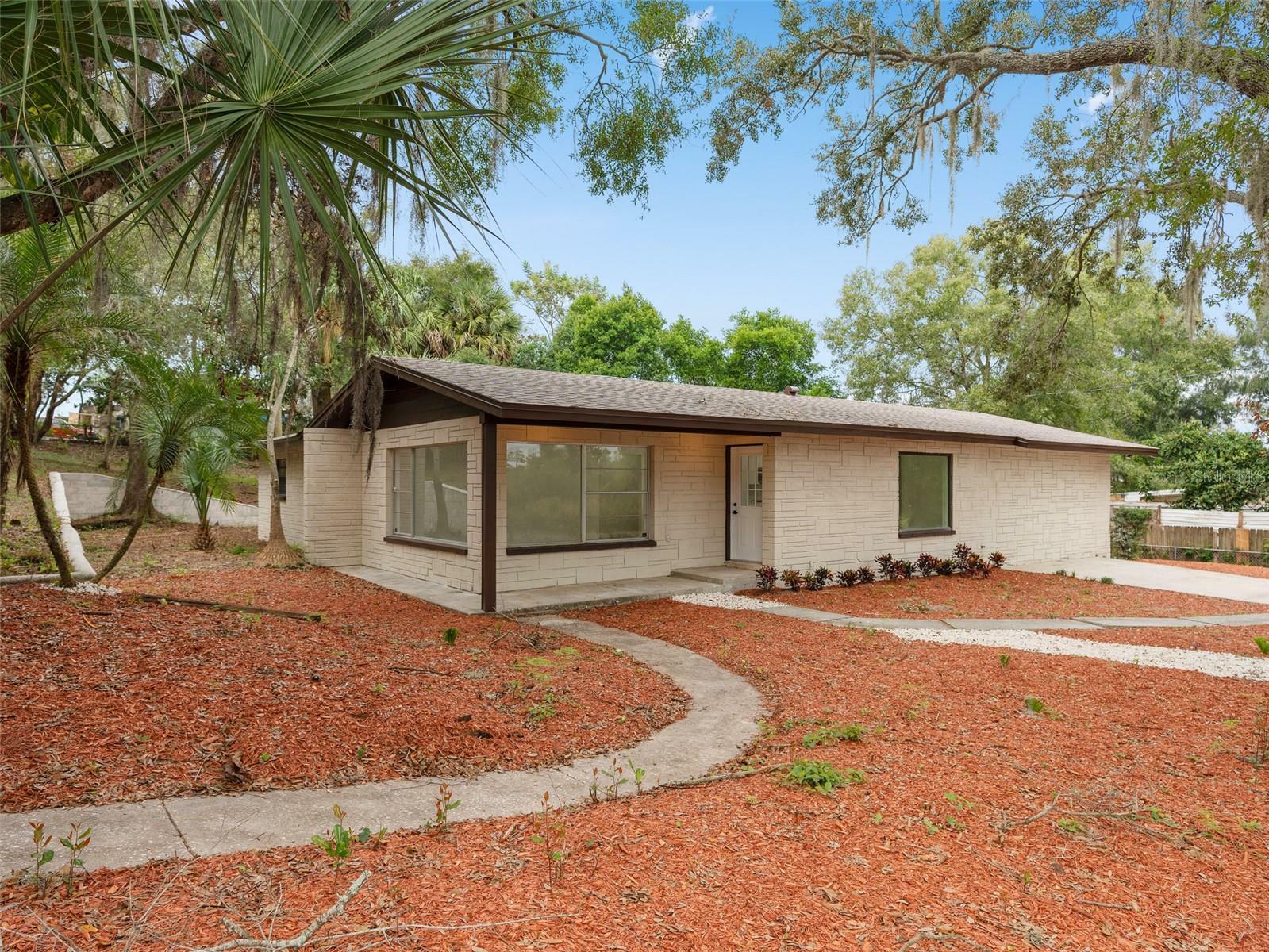 Property Photo:  1424 Harriett Avenue  FL 33844 