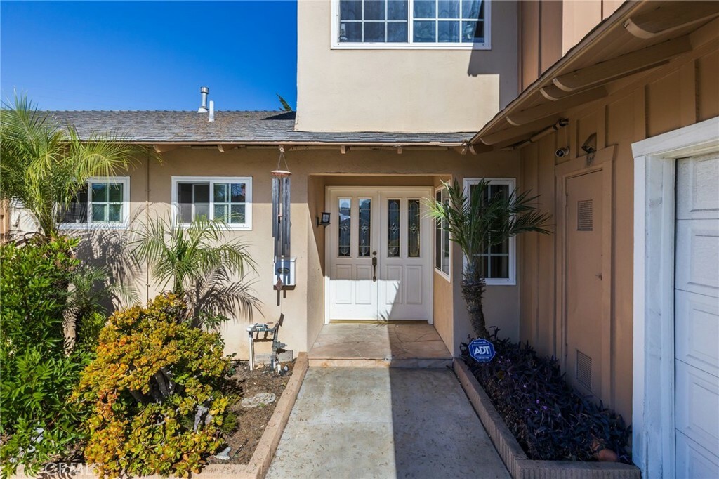 Property Photo:  13511 Dean Street  CA 92780 