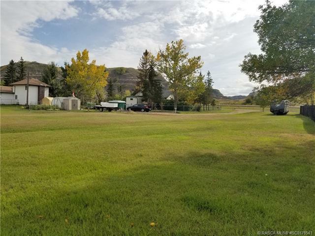 59 Red Deer Avenue  Drumheller AB T0J 0Y0 photo