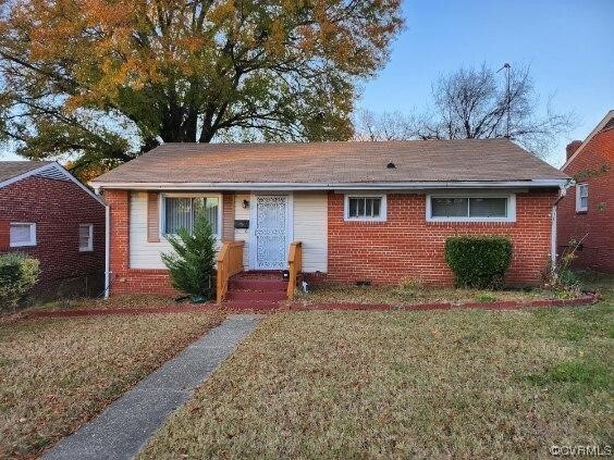 Property Photo: 2103 Warwick Avenue VA 23224