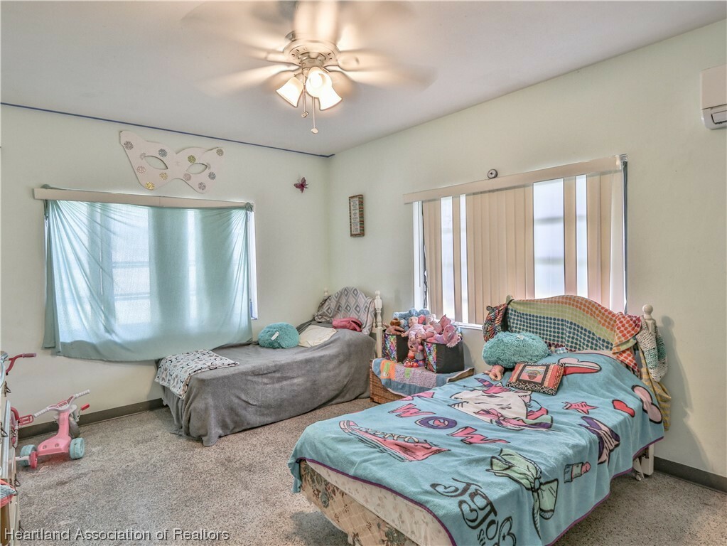 Property Photo:  2120 Lakeview Drive  FL 33870 