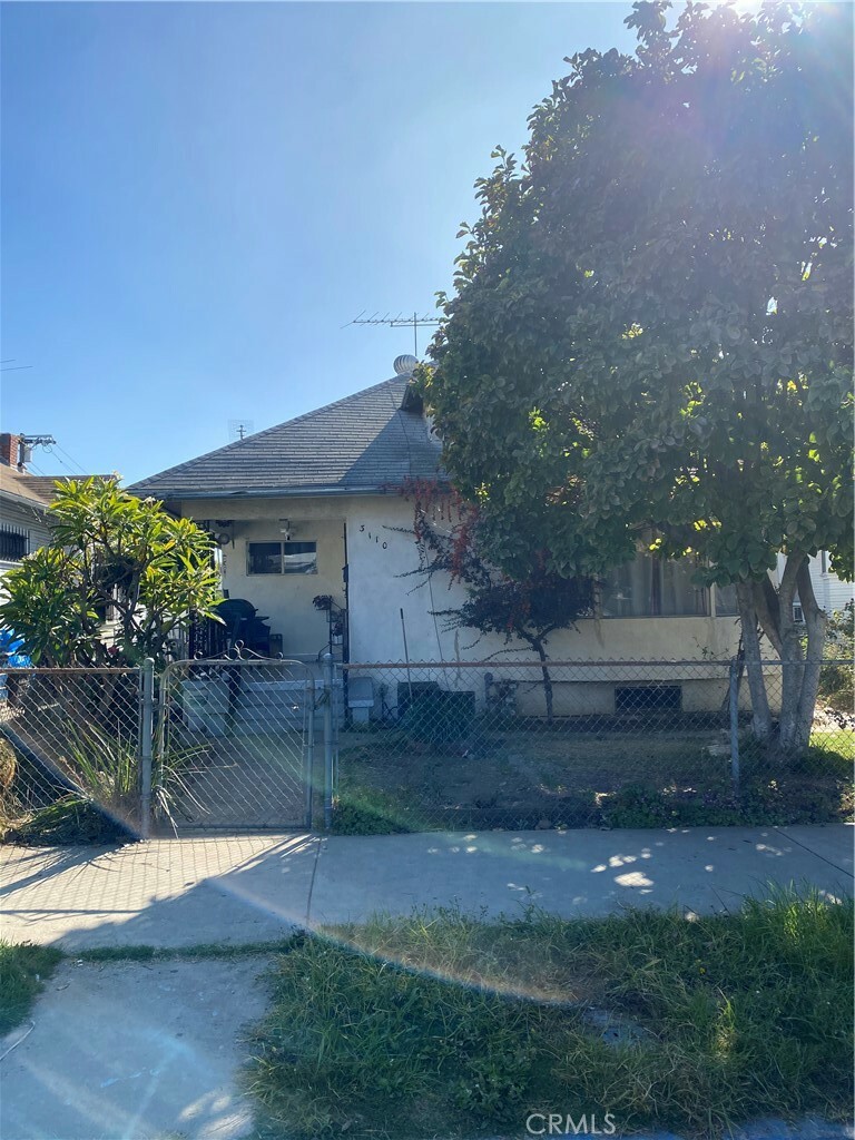 Property Photo:  3110 Manitou Avenue  CA 90031 