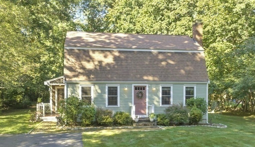 Property Photo:  18 Pinehurst Rd  MA 02050 