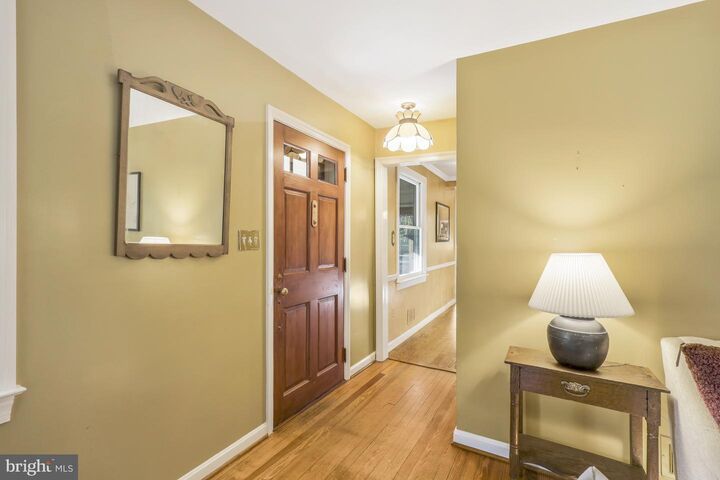 Property Photo: 8027 E Boulevard Drive VA 22308