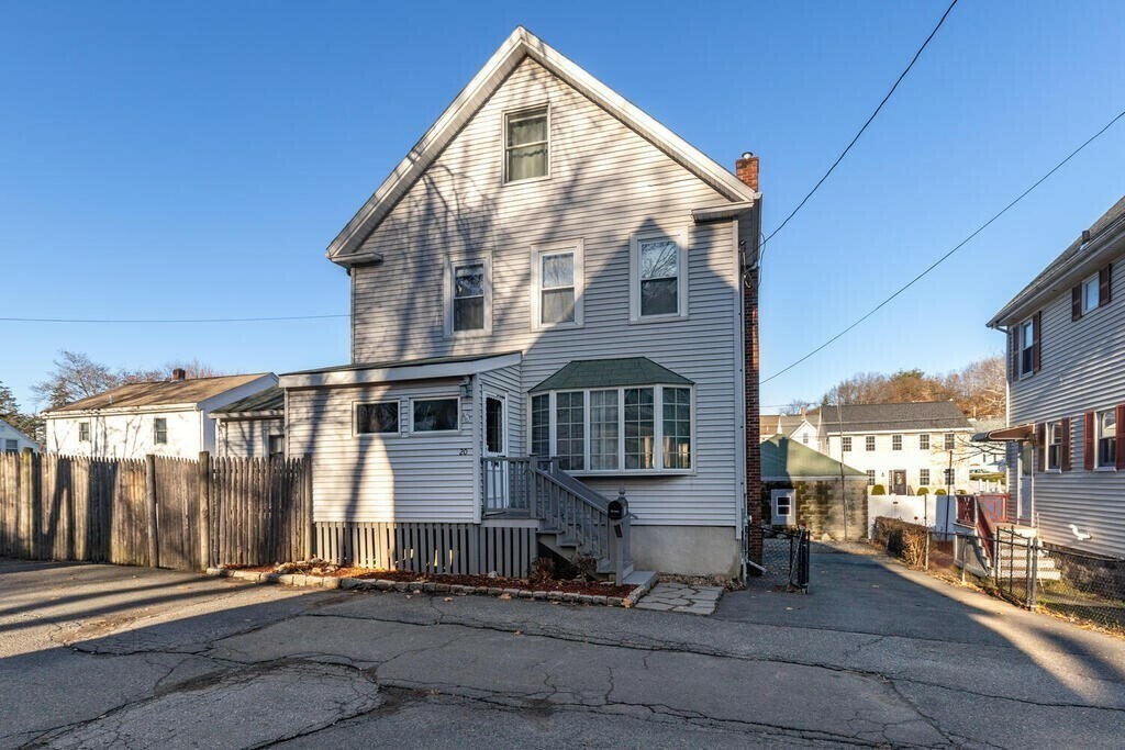 Property Photo:  20 Oakland Road  MA 02148 
