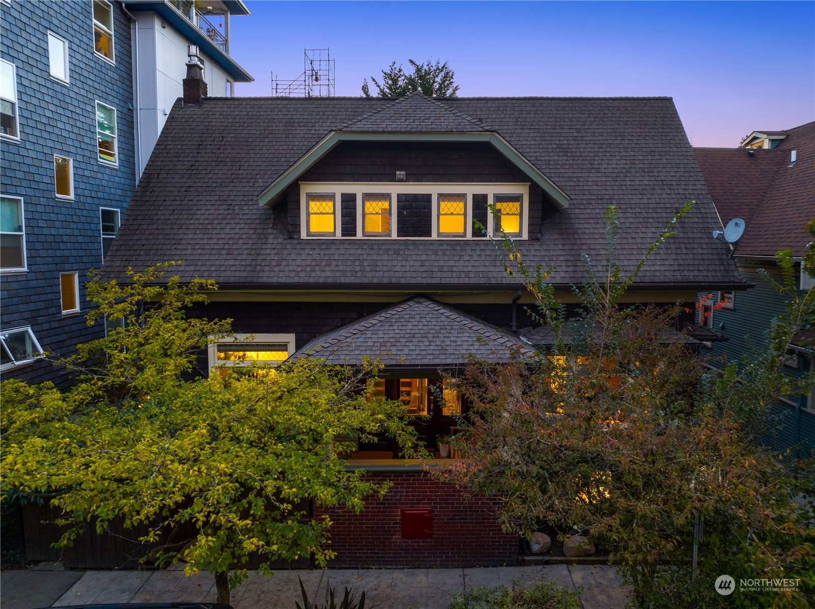Property Photo: 229 Boylston Avenue E WA 98102