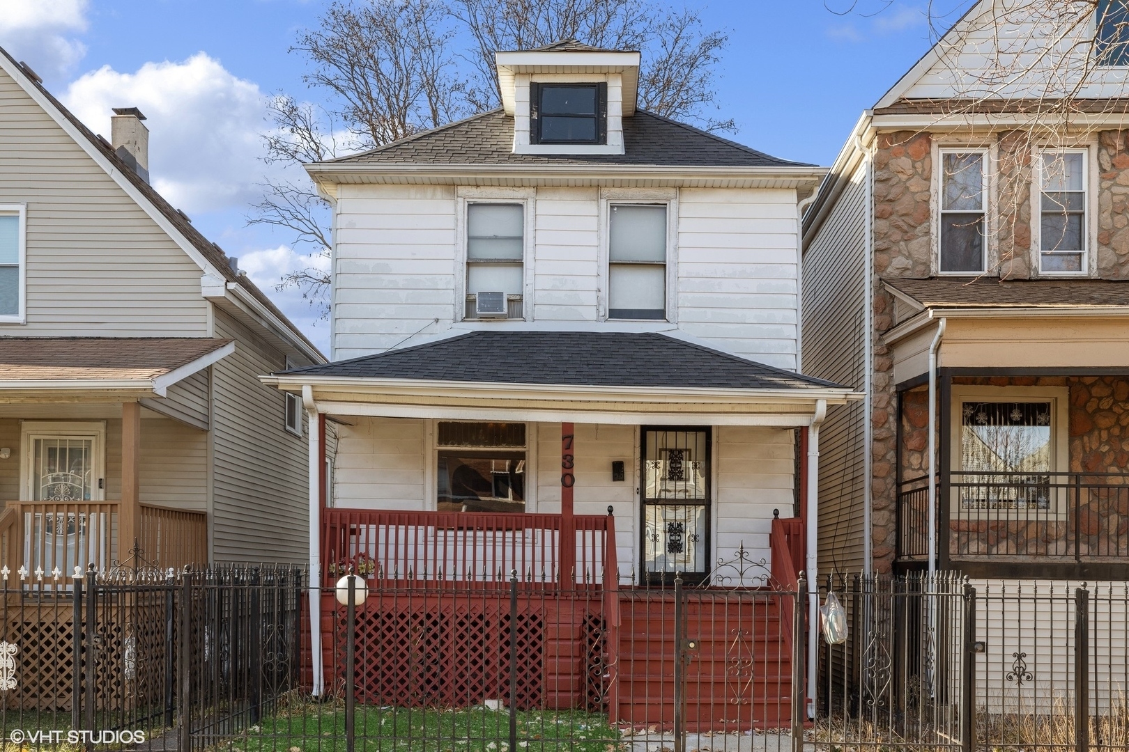 Property Photo:  730 N Leamington Avenue  IL 60651 