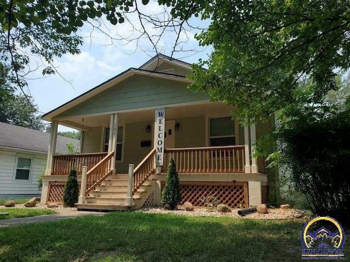 Property Photo:  131 NW Quinton Ave  KS 66606 