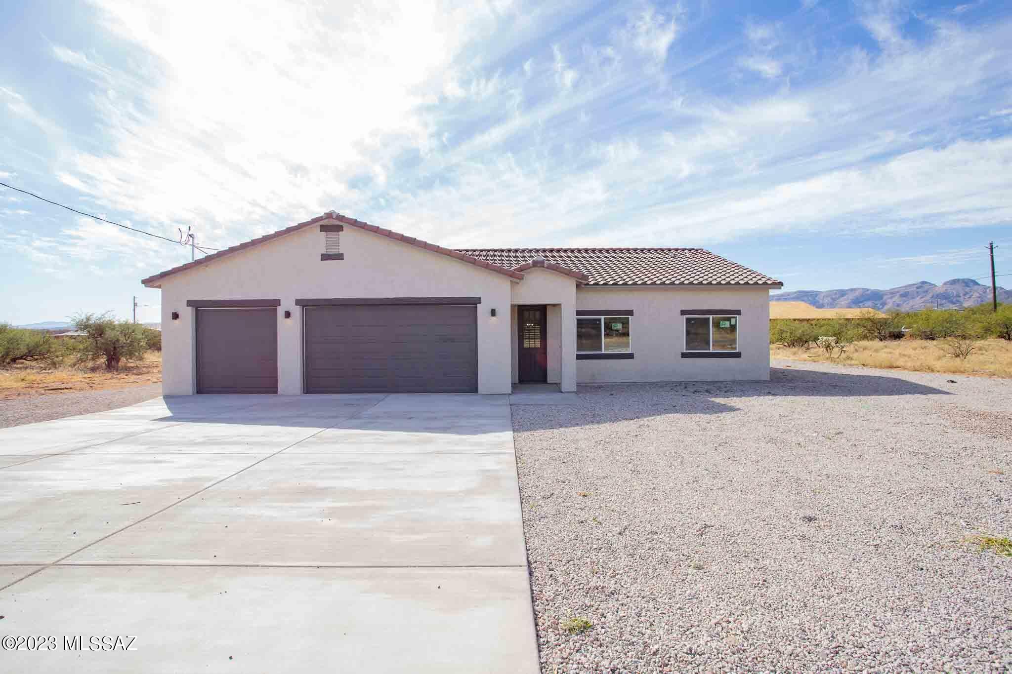 Property Photo:  1722 Pera Court  AZ 85648 